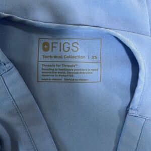 Figs Ceil Blue Three Pocket Scrub Top XS